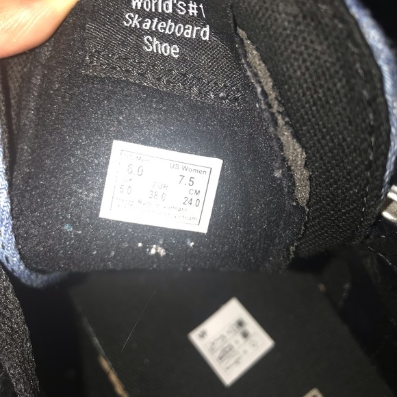 Vans - Picture 3 of 3